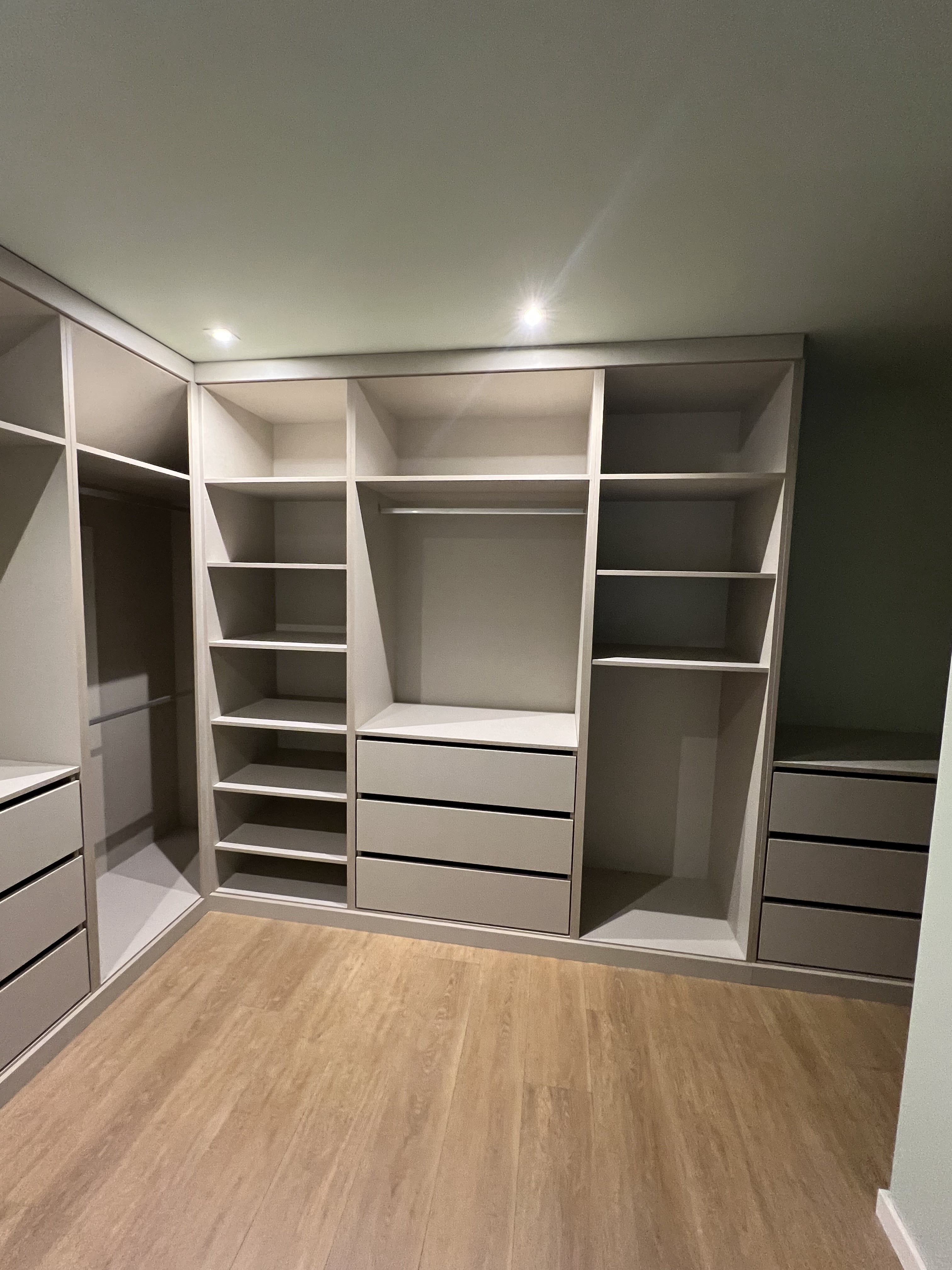 Interior de CLoset em Melamina Textil